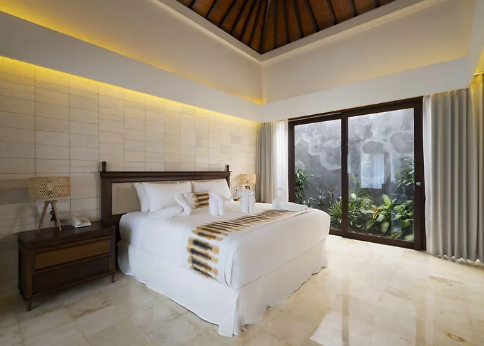 The Kemilau & Bali Hotel 3*