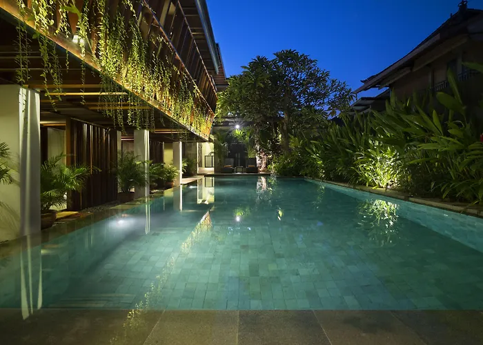 The Kemilau & Bali Hotel 3*