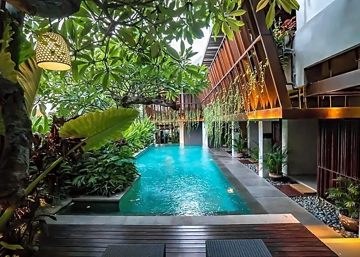 Hotel The Kemilau & Bali 3*