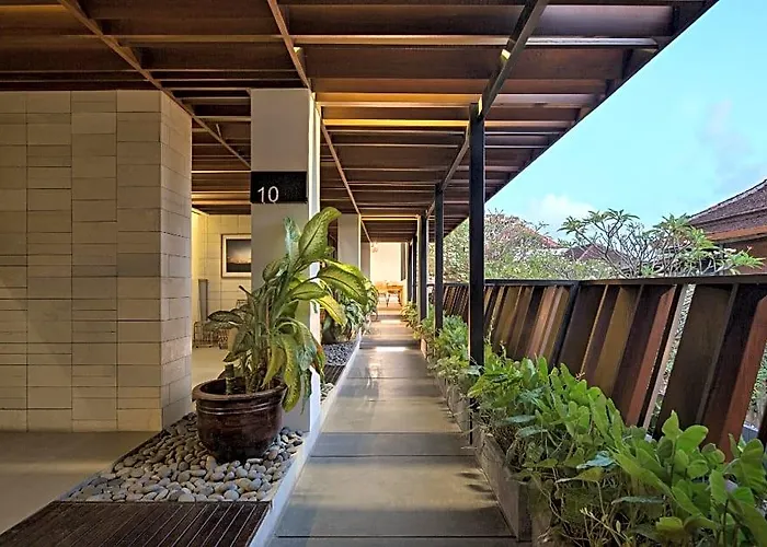 The Kemilau & Bali Hotel 3*