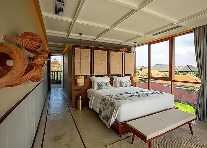 The Kemilau & Bali Hotel 3*