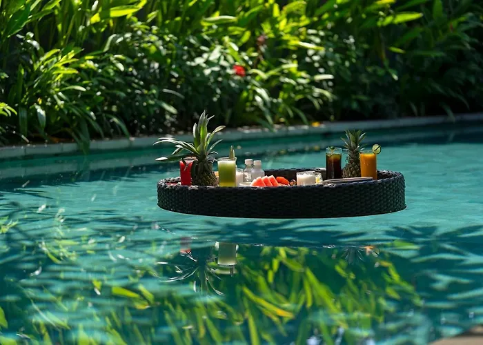 The Kemilau & Bali Hotel 3*